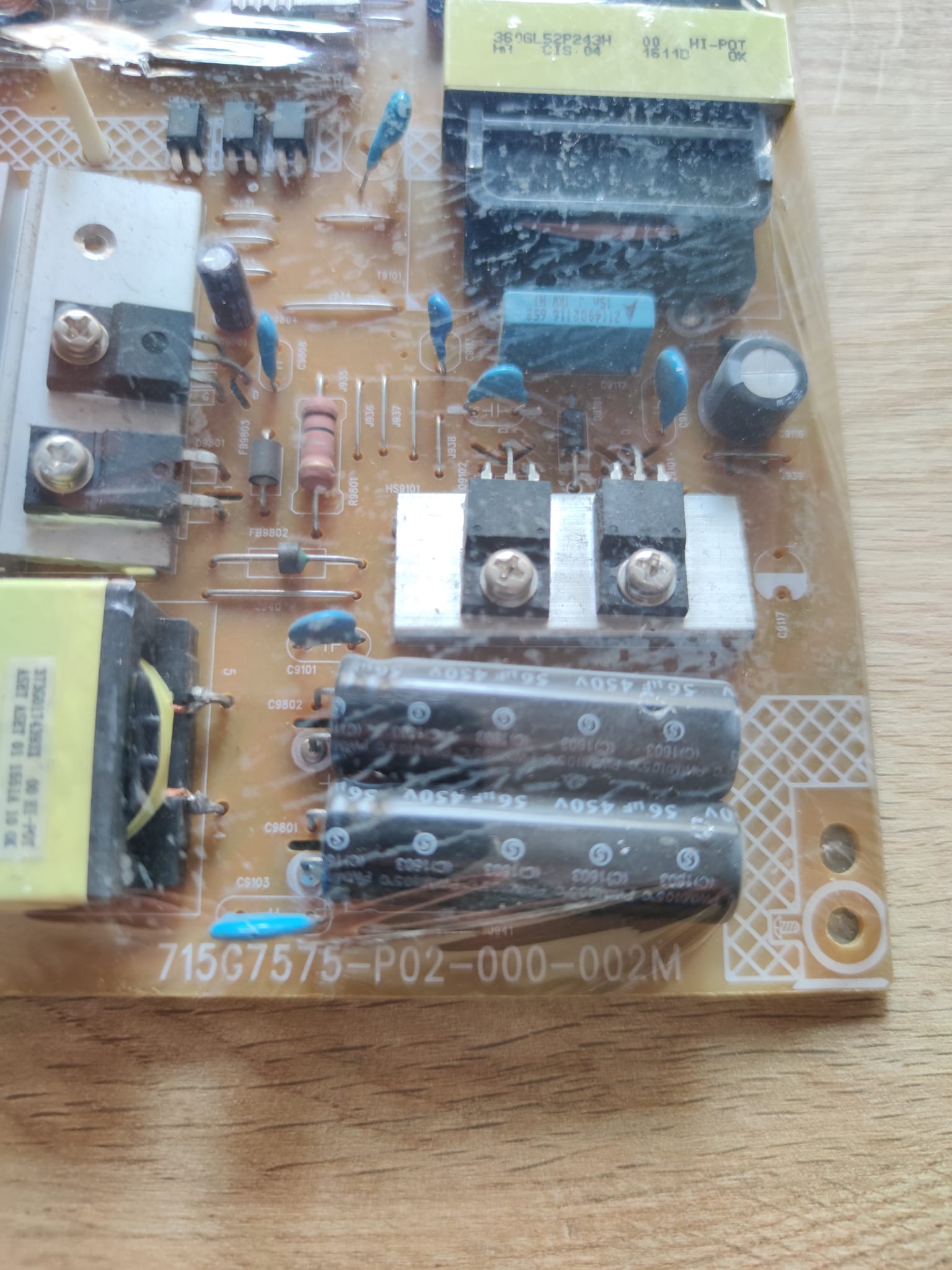 715g7575-p02-000-002m
