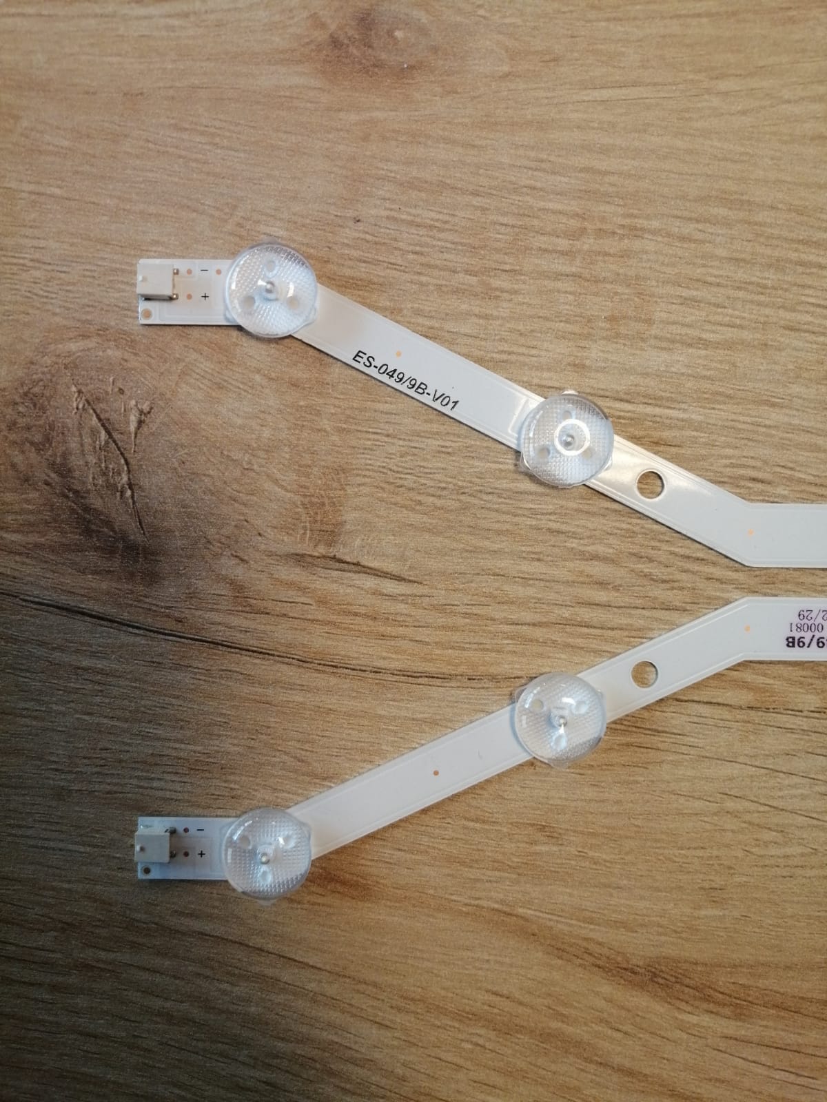 UE32EH4000, UE32EH4003