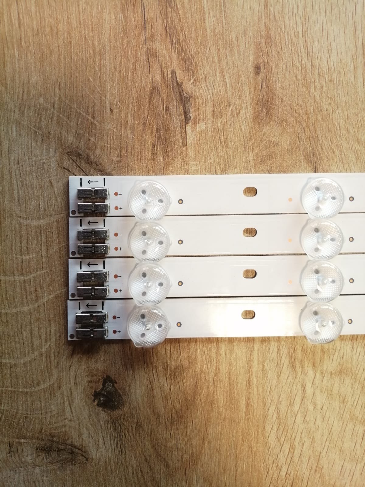 UE32EH4030W, UE32EH4000