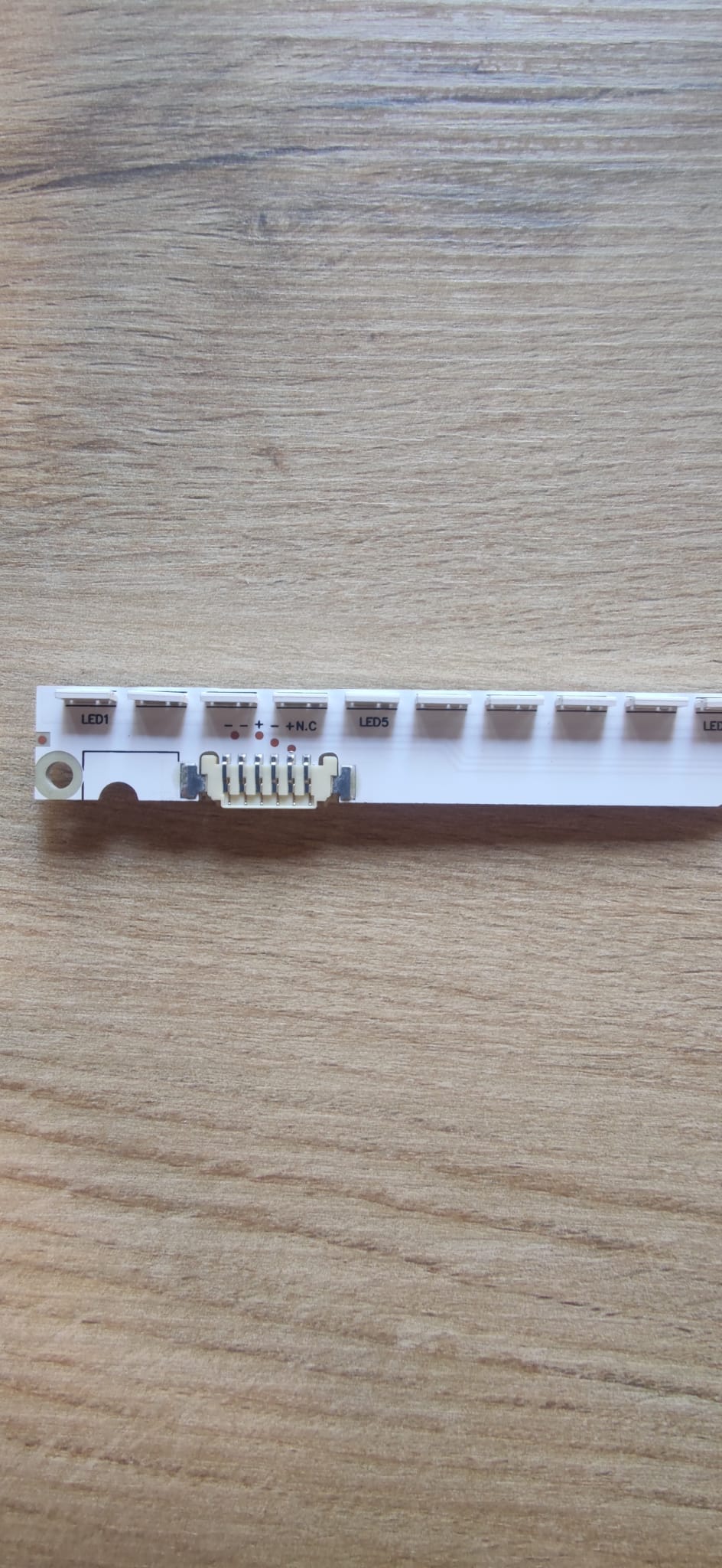 UE32ES5500, UE32ES6710S, UE32ES6100 2012SVS32 (40.7 CM)
