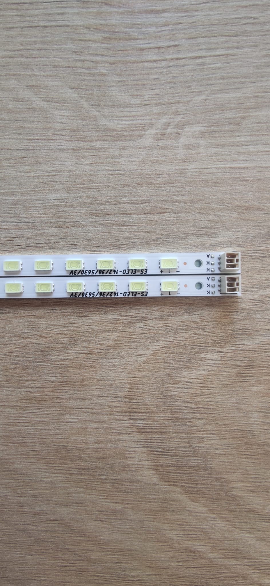 F 82-210,A32-LEG-5B 32PF7030 SN032LD6M181-V2M G1GE-320SM0-R5