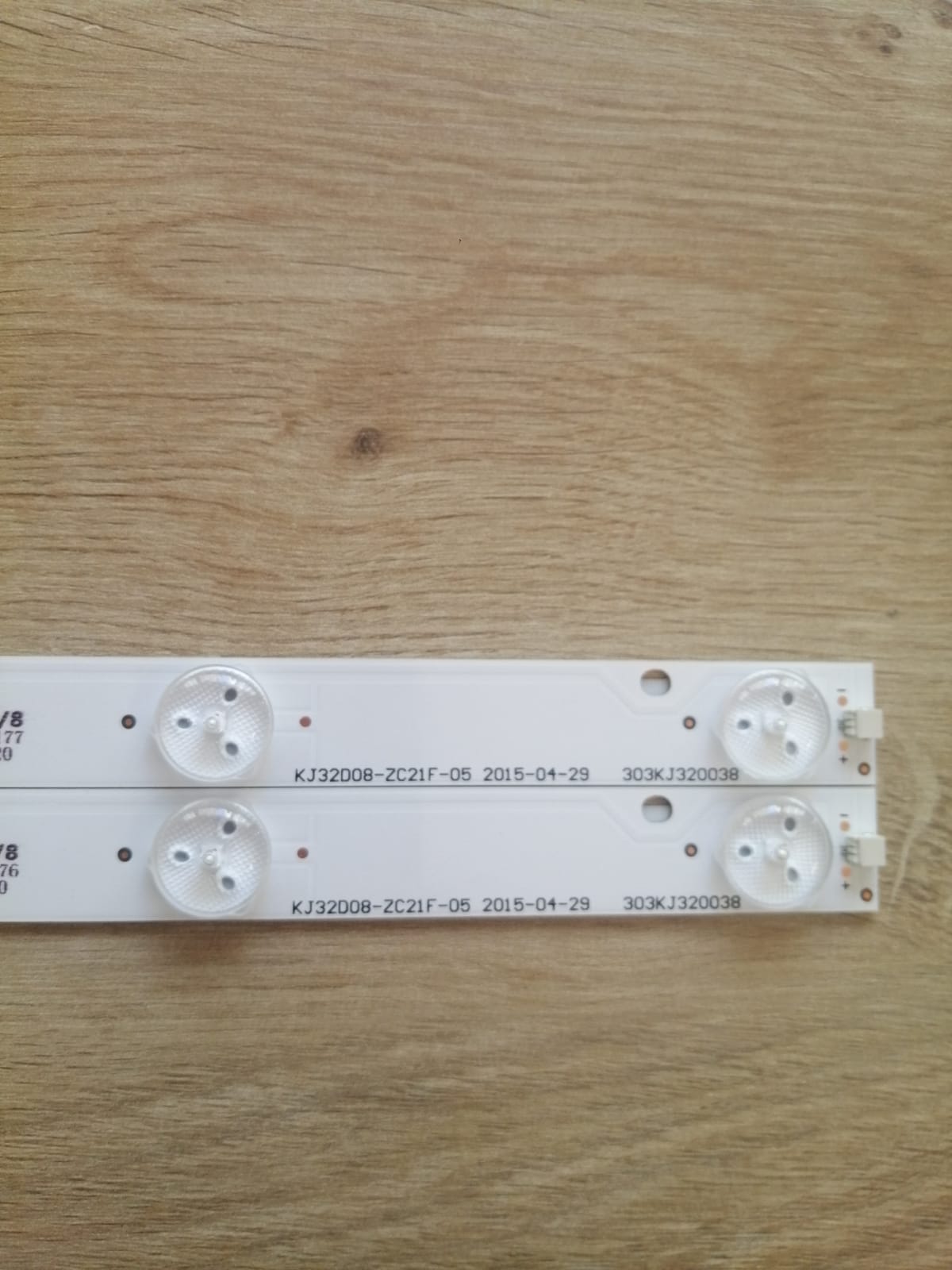 DLED32HD2X8 , DLED32HD2X8 0004 , AWOX 3282 KJ32D08-ZC21F-05  PN:303KJ320038 