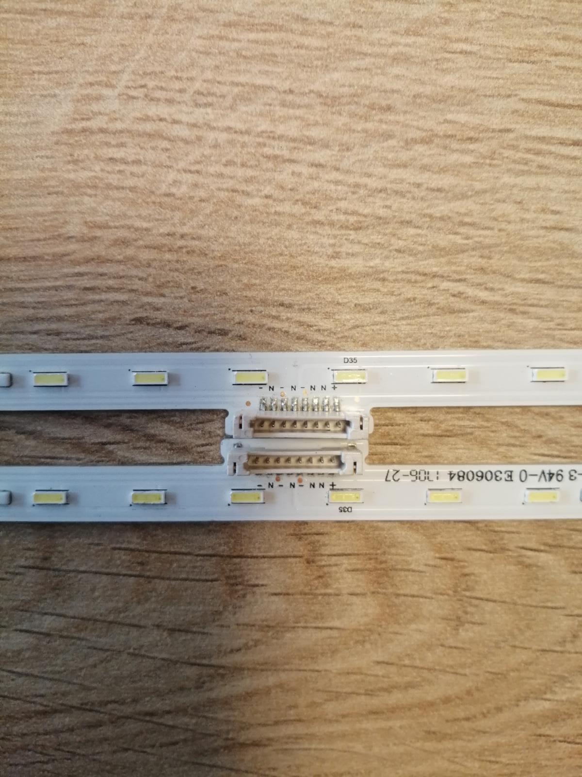 KD-55XE8505  STO550AP4_51LED_R_REV01_170105 KD-55XE8096, KD-55XE7096, KD-55XE7005  STO550AP4_51LED_L_REV01_170105