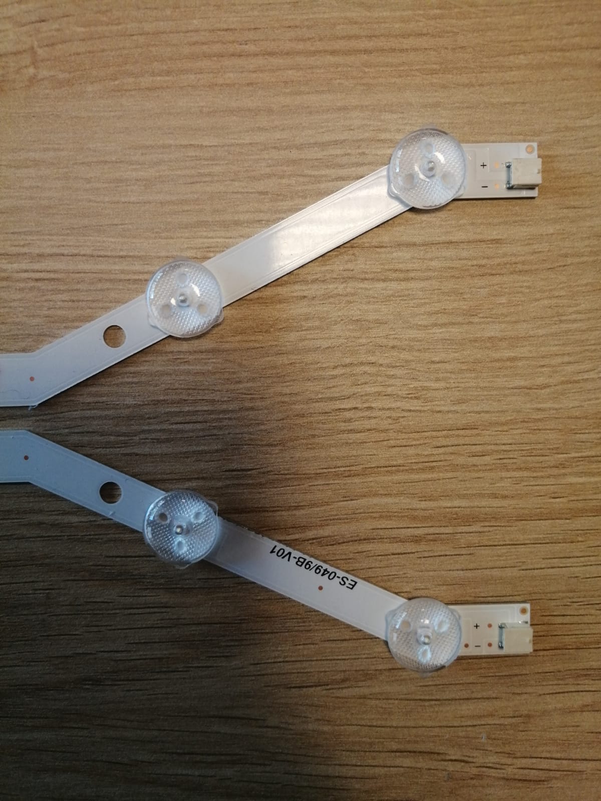 UE32EH4000, UE32EH4003