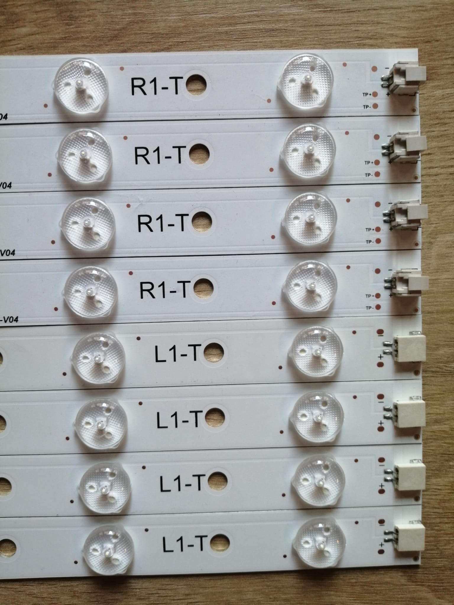 TOSHIBA , 39P2300D , 39L4333D, 39L2333D LED BAR PANEL LEDLER\u0130