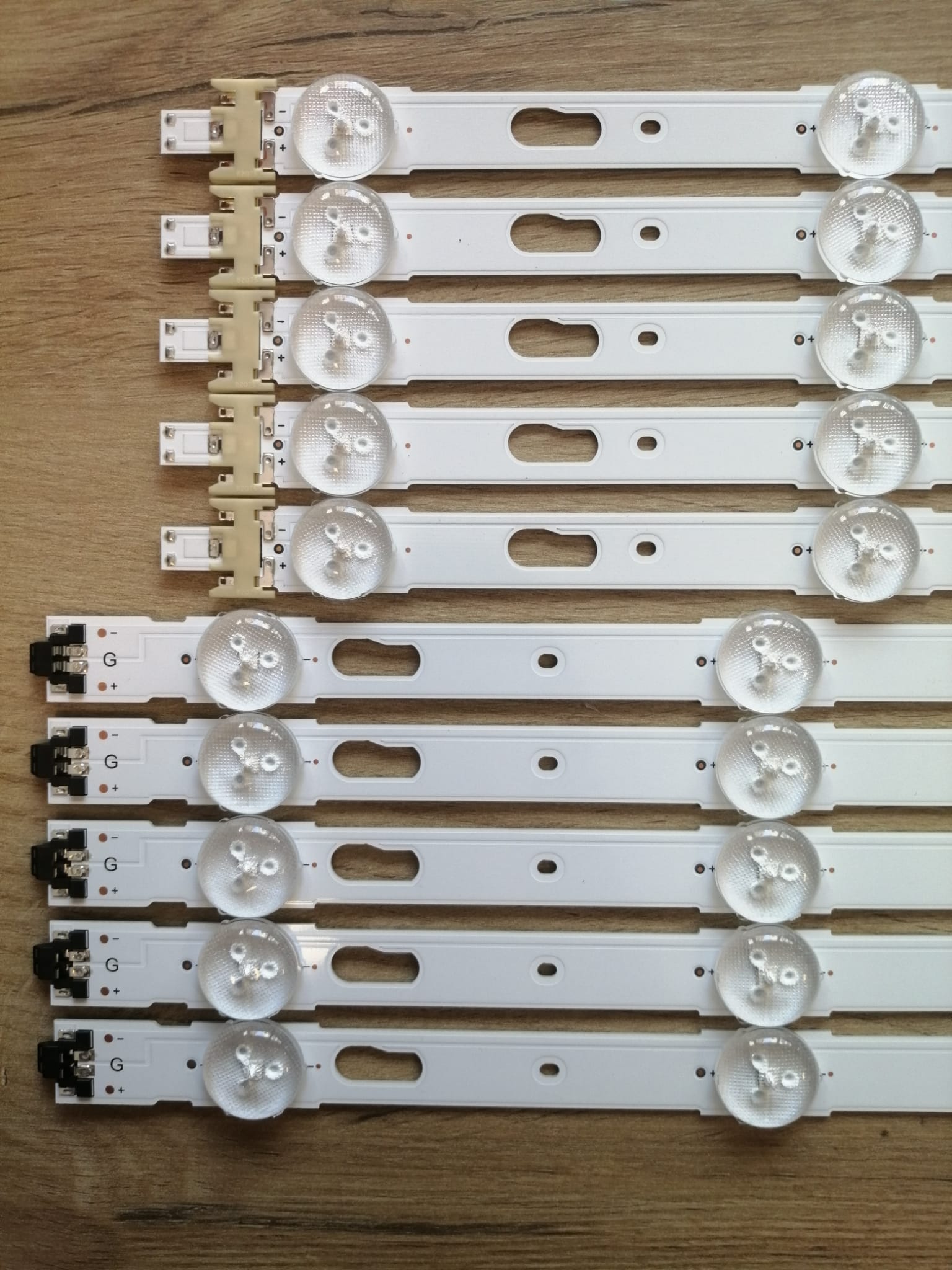 40JU6470, 40JU6570, 40JU6610, 40KU7000, 40MU7000 40JU6070