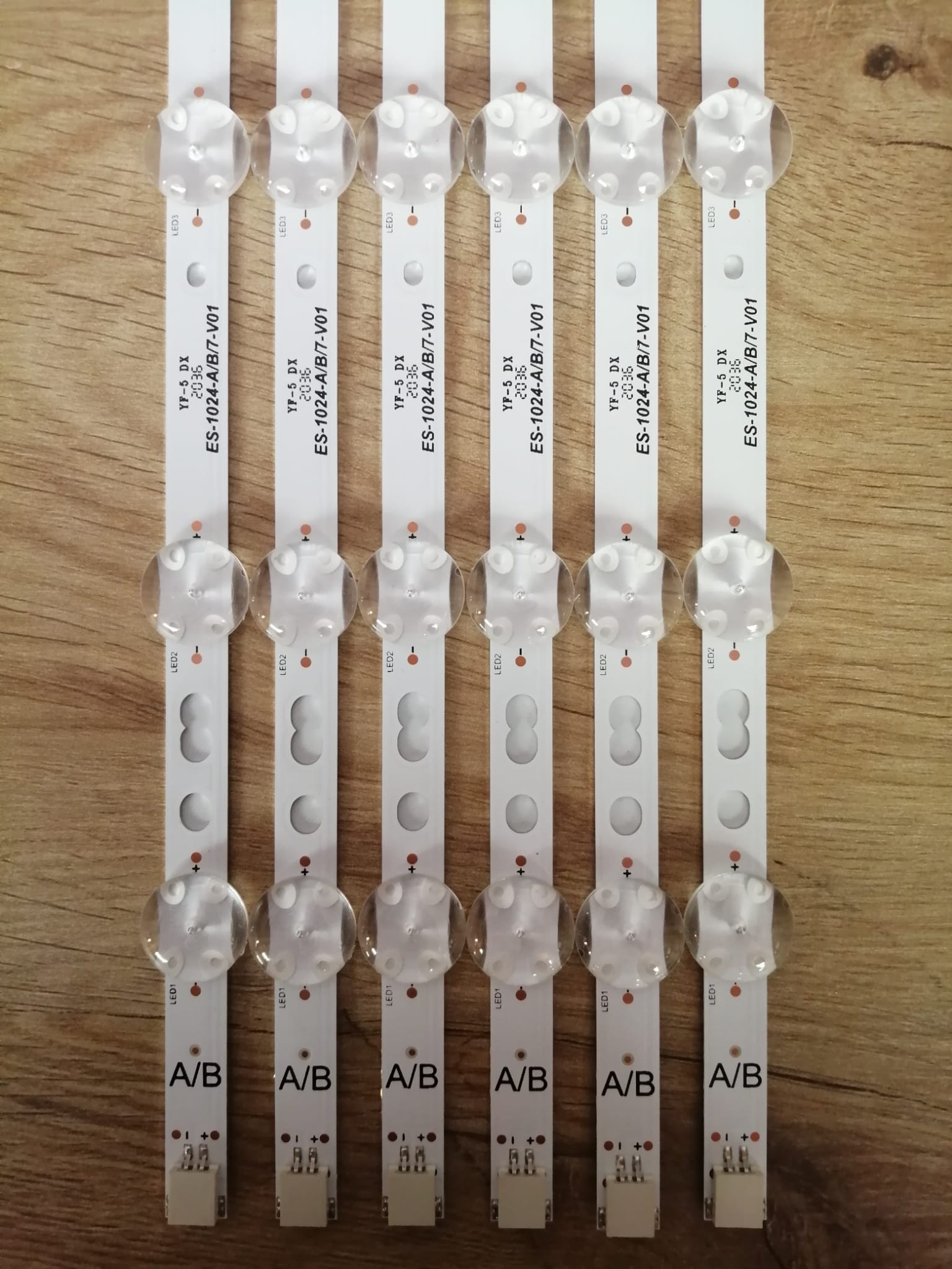 50UD8400 50UB8300 50SBU700