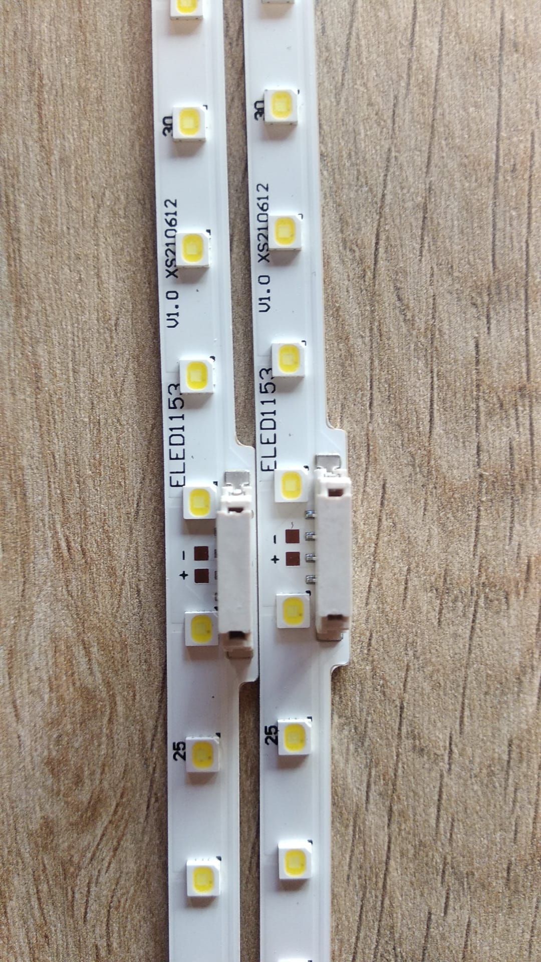 2 FARKLI ÜRÜN UE55TU8500U, QE55Q60RAT