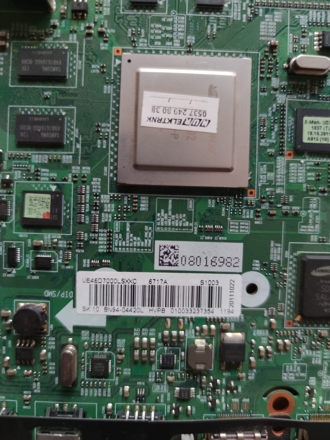 46D7000