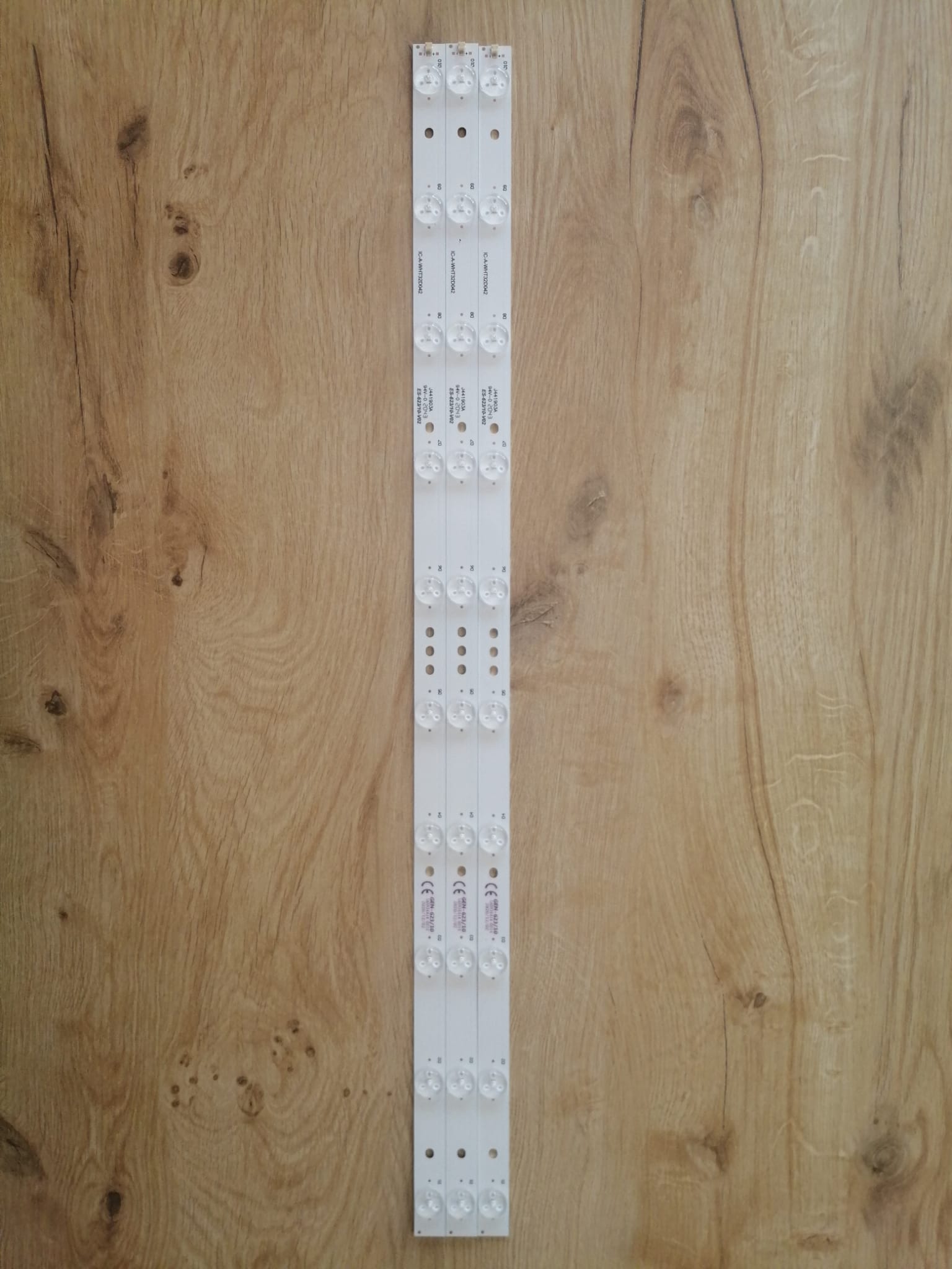 180-W00-320000H IC-A-HWT32D042 LE82N11HM